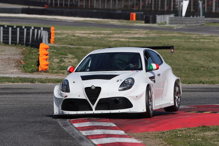  Alfa Romeo Giulietta TCR by Romeo Ferraris (940) 2016 года  (фото 18 из 40)